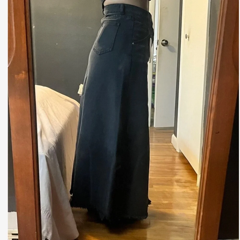 Vintage Wash Black High Waisted Frayed Hem Denim Jean Maxi Skirt